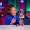 Mor motosiklet ceketi ve tüylü etek giyen Monster High Clawdeen Wolf bebek, kurt Crescent ve kitap, kruvasan ve çanta gibi 7 aksesuar, JHK30