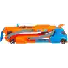 Hot Wheels Tır - YENİ Hot Wheels Tır - YENİ, fırlatıcısı olan ve 40 cmlik piste dönüşen kamyon, 9 oyuncak araba sığabilir, 1:64 ölçekli araç dahildir HYT83