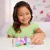 Barbie Mini BarbieLand koleksiyona uygun oyun seti, 4 cmlik bebek, aynalı kuaför tezgahı, şampuan bölümü ve hikaye anlatımına yönelik karşılama masası ile Kuaför Salonu, JCR32