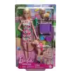 Barbie 2 oyuncak köpek ve aksesuarlarıyla Barbie bebek, tekerlekleri dönen çıkarılabilir yürüteçli köpekçik, 10dan fazla parçalı set, HTK37