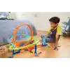 Hot Wheels® Bumerang Çemberli Yarış Pisti