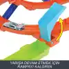 Hot Wheels® Bumerang Çemberli Yarış Pisti