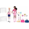Barbie kariyer bebekleri ve 15 aksesuar, Barbie Brooklyn ile sarı saçlı ve minyon bebek, 2 kale, 2 top ve daha fazlasıyla Futbolcu Bebekler oyun seti, HRG88