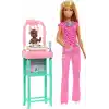 Barbie Kariyer Oyun Setleri - Doktor Bebek Çocuk Doktoru Barbie, sarışın bebek, 1 bebek figürü, mobilya ve aksesuarlar JCR72
