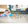 Hot Wheels oyuncak araba ve pist seti, üçlü çember paketi, 1:64 ölçekli araç, üç çemberli pist parçaları, kolayca birleştirilebilen pistler ve adaptörler, JDW39