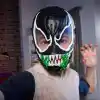 Marvel Spider-Man VenomVersus Venom Karanlıkta Parlayan Maske, Süper Kahraman Oyuncakları - İngilizce versiyonu