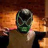 Marvel Spider-Man VenomVersus Venom Karanlıkta Parlayan Maske, Süper Kahraman Oyuncakları - İngilizce versiyonu