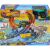Hot Wheels®Monster Trucks Dönen Corkscrew Shark Çarpışması