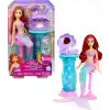 Mattel Disney Prensesi oyuncakları, kuyruğu çıkarılabilir Ariel Vanity Pop deniz kızı bebek, tekrarlanabilir 5 sürprize sahip makyaj masası ve 5 aksesuar, JBF86