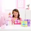 Barbie Parti Paketi bebek ve aksesuarlar, Minik Dostumun Doğum Günü serisi Doğum Günü Fiyonkları seti ve renk değişimi ile pasta süsleme etkinliği dahil 10 sürpriz, JFG70