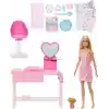 Hamur maskeler yapmak için 3 toz paketi, spa mobilyası, yavru köpek ve çıkartma sayfası dahil 10dan fazla aksesuar ve 1 bebek içeren Barbie Yüz Maskesi Oyun Seti, HYV31