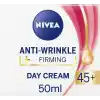 NIVEA Kırışıklık Karşıtı + Sıkılaştırıcı Krem Yaş 45+ (50 ml), Yaşa Özel Yüz Bakım Kremi, Kayısı Çekirdeği ve Shea Yağı ile Yoğun Cilt Bakım, UV Filtresi ile Güneş Koruması