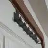 Orret Home Metal Mat Siyah Kapı Arkası Askılık – 8 Kancalı Amerikan Tipi Organizer Askı, Banyo ve Oda Kapıları İçin Pratik Askılık, Delmeden Montajlı Kapı Arkası Askı (Siyah)