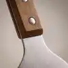 MallArt® Ahşap Saplı Paslanmaz Çelik Spatula – 24cm Eğilimli Çok Amaçlı Mutfak Spatulası | Izgara, Burger, Sebze, Temizlik için Profesyonel Metal Spatula