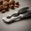 Deconox Paslanmaz Çelik Ceviz Kıracağı, Fındık ve Badem İçin Metal Kabuk Kırma Aparatı, Ergonomik Siyah Tutma Saplı, Kaymaz Kavrama Destekli Mutfak Kıracağı