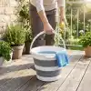 Deconox Katlanabilir Temizlik Kovası 13 Litre, 30 cm Çap, Açık 28 cm Kapalı 6 cm, Yer Kaplamayan Akordiyon Kova, Banyo Mutfak Kamp ve Karavan İçin, Gri