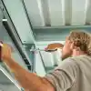 Bosch 1/2 inç cırcır, 25 parçalı set (güçlü mandal; 768 Nmye kadar yüksek tork; kilitleme düğmesi; sezgisel yön değişimi; kavisli boyun; ergonomik yumuşak sap; 24 aksesuar; çanta)