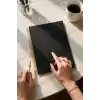 Fark Tanıtım Kareli Spiralli Not Defteri, A4 Boyut (21x29,7 cm), 120 Yaprak (240 Sayfa), 90gr. Ivory Kağıt, Ofis İçin İdeal (Siyah)