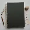 Fark Tanıtım Kareli Spiralli Not Defteri, A4 Boyut (21x29,7 cm), 120 Yaprak (240 Sayfa), 90gr. Ivory Kağıt, Ofis İçin İdeal (Siyah)