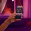 Philips Hue Beyaz ve Renkli Ambiance Iris masa lambası beyaz 520lm, kısılabilir, 16 milyon renk, derin karartma işlevi, uygulama üzerinden kontrol edilebilir, Amazon Alexa (Echo, Echo Dot) ile uyumlu