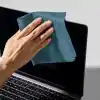 Silva Premium Ekran Temizleme Bezi Süet Doku 30x30 cm, Mikrofiber Ekran Temizleyici, TV Monitör Laptop Tablet Telefon Gözlük İçin, Spreysiz Kuru Temizlik, İz ve Hav Bırakmaz, Petrol Yeşili
