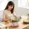 Deconox Paslanmaz Çelik Yemek Kabı 800 ml, 2 Bölmeli Lunch Box, Çatal Kaşık Dahil, Kilitli Kapaklı Saklama ve Taşıma Kabı, 21x15x6,6 cm, Pembe/Mavi/Yeşil