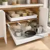 Orret Home Teleskopik Dolap İçi Düzenleyici, Büyüyüp Küçülebilir Raylı Dolap Organizeri, Ayarlanabilir Sürgülü Mutfak Rafı, Tencere Tava Lavabo Altı Kiler Organizer, Yapıştırılabilir 32-64 cm Beyaz