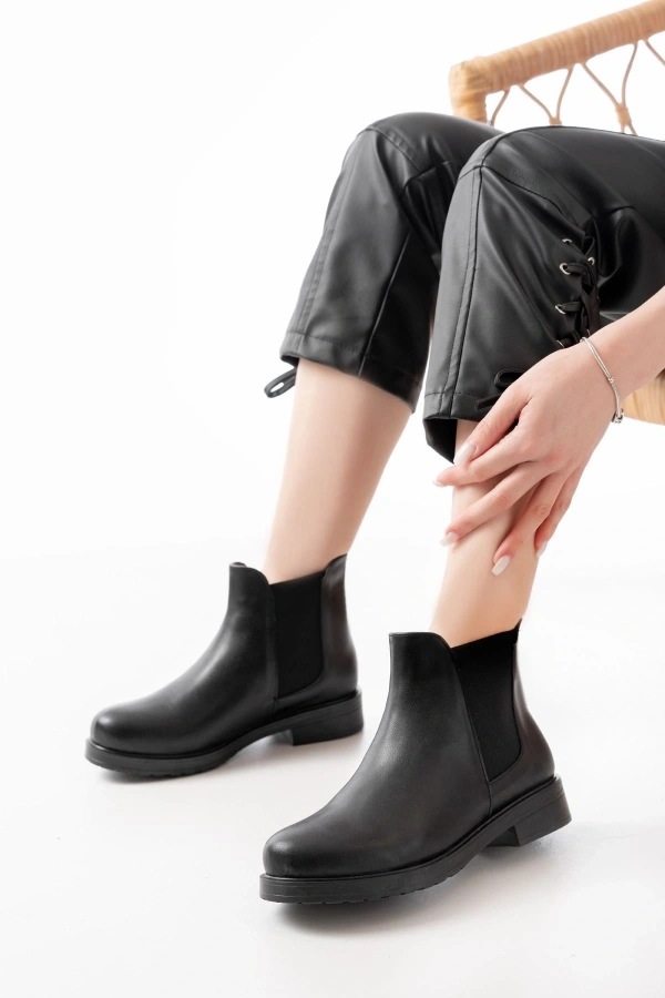 Bidebuvar 165-230 Siyah Lastikli Günlük Kadın Bot