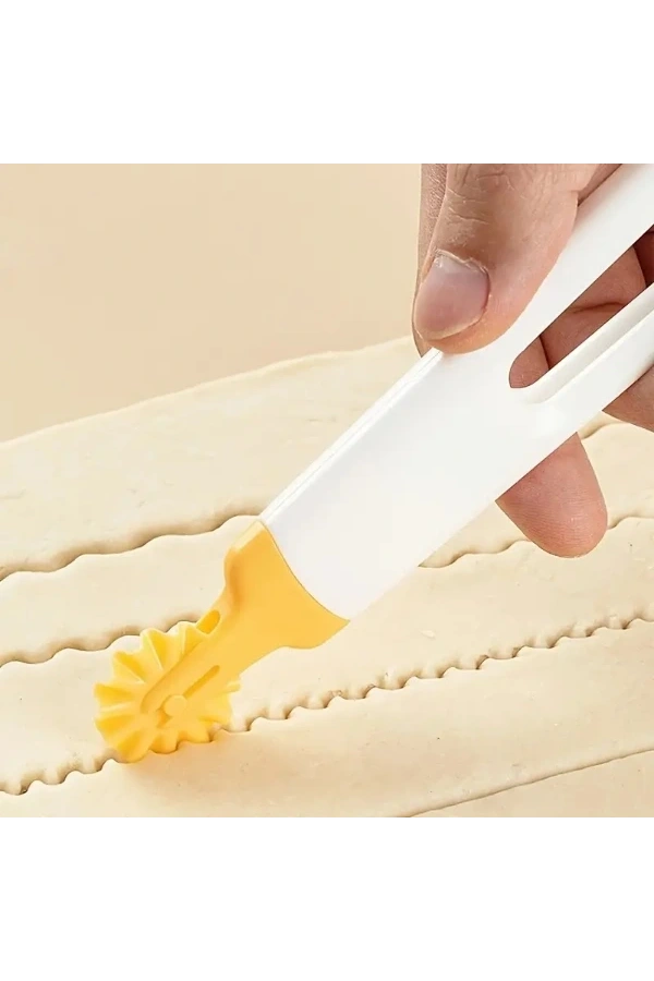 Bidebuvar 4 Başlıklı Hamur Kesici