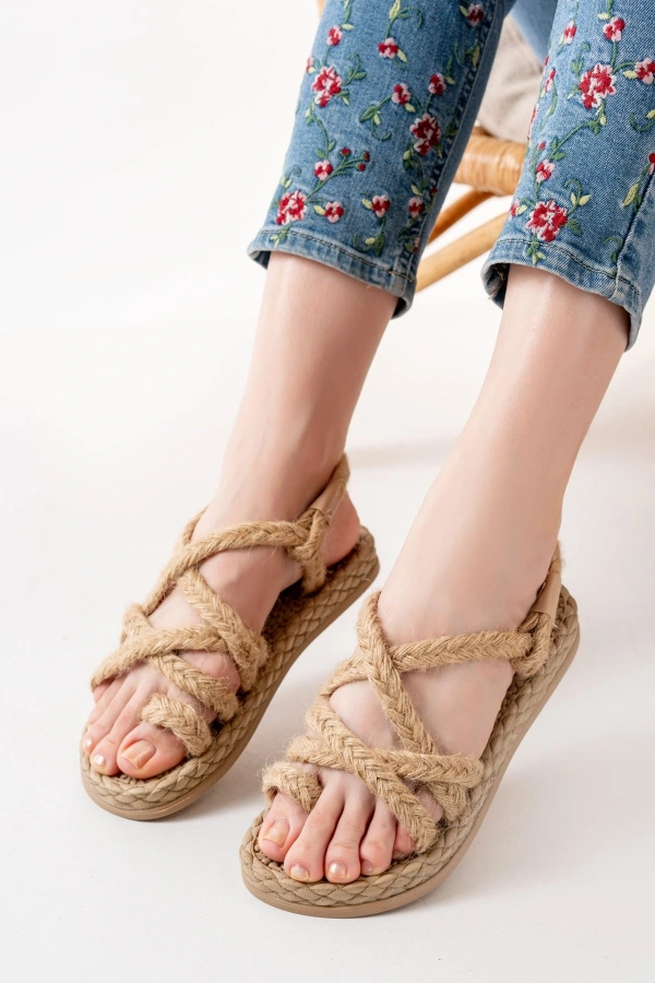 Bidebuvar 402 Bej Hasır Kadın Sandalet