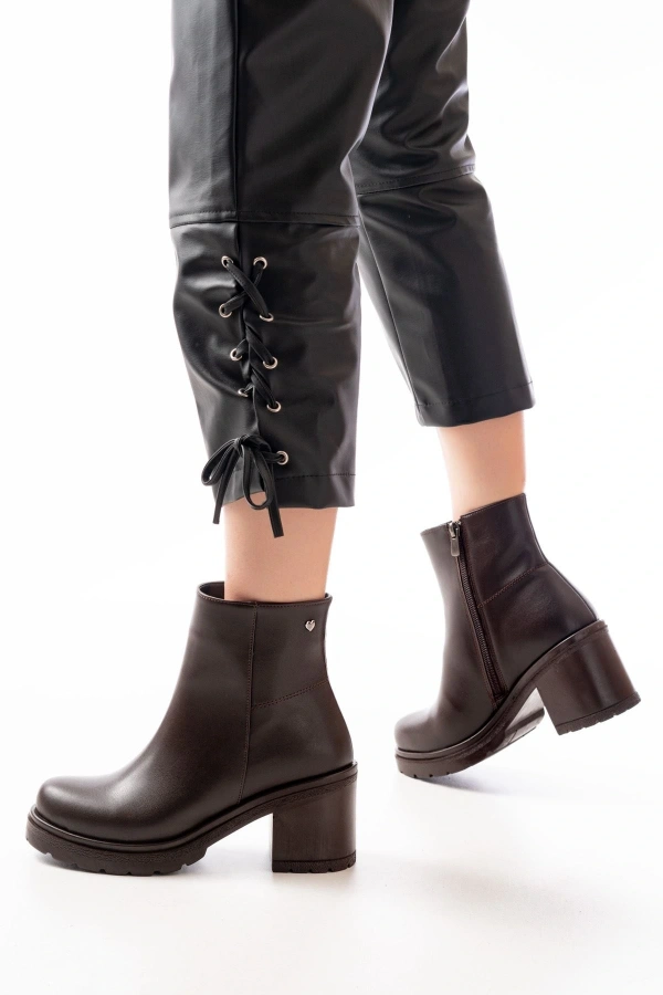 Bidebuvar 767-3020 Kahverengi Fermuarlı Kalın Topuklu Günlük Kadın Bot