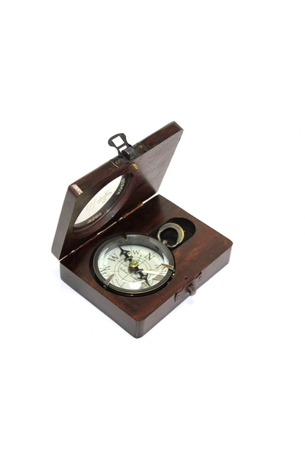 Bidebuvar Ahşap Kutulu Üzeri Desenli Pirinç Pusula