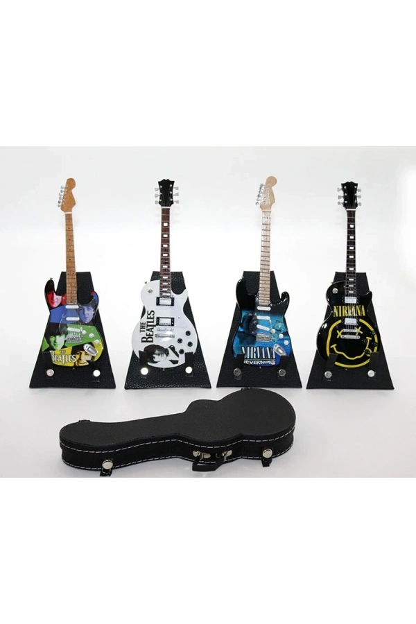 Bidebuvar Çantalı Gitar Figürü