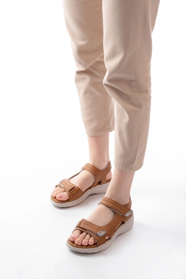 Bidebuvar DM-363  Taba Baret Cırtlı Dikişli Günlük Kadın Sandalet