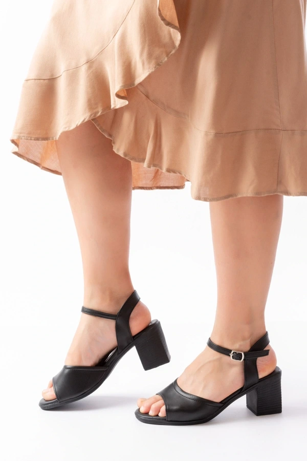 Bidebuvar K-13 Siyah Günlük  Topuklu Kadın Sandalet