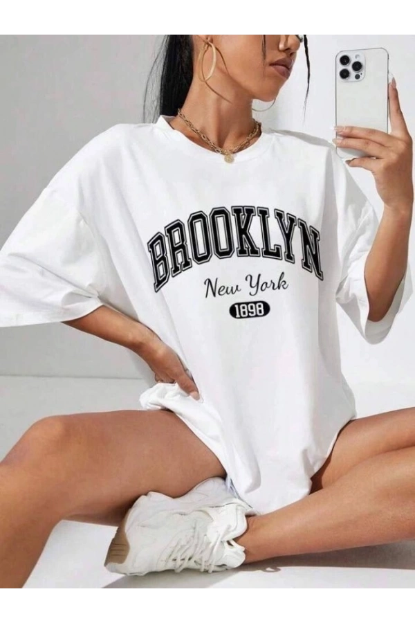 Bidebuvar Kadın Brooklyn New York Baskılı Oversize T-shirt