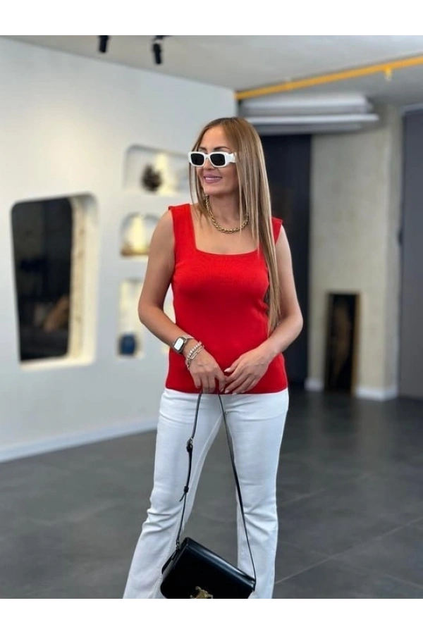 Bidebuvar Kadın Kare Yaka Kalın Askılı Beyaz Triko Bluz