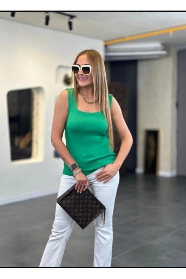 Bidebuvar Kadın Kare Yaka Kalın Askılı Beyaz Triko Bluz