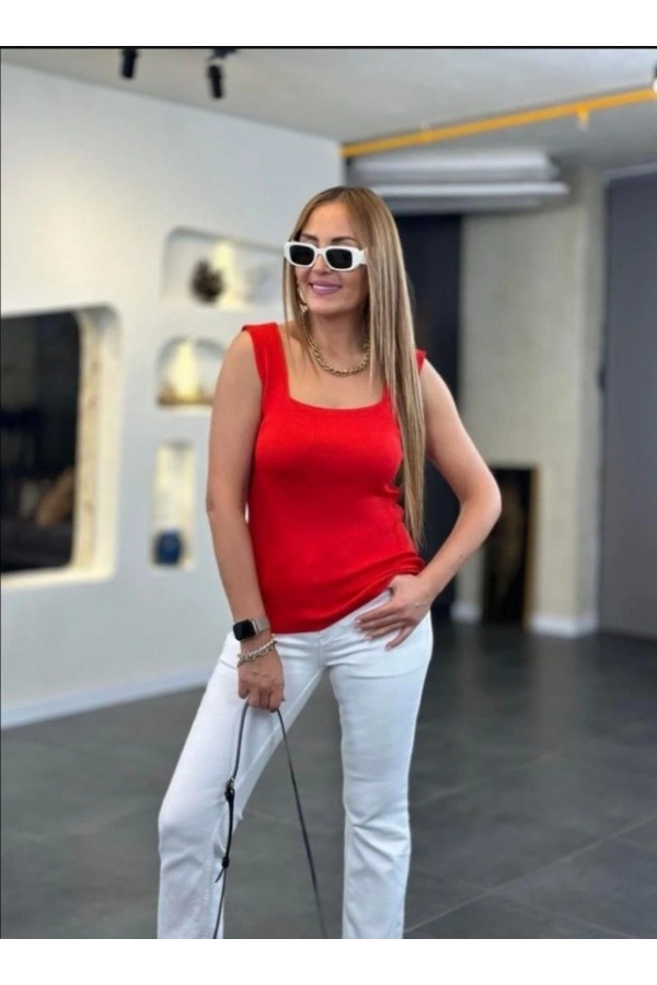 Bidebuvar Kadın Kare Yaka Kalın Askılı Beyaz Triko Bluz