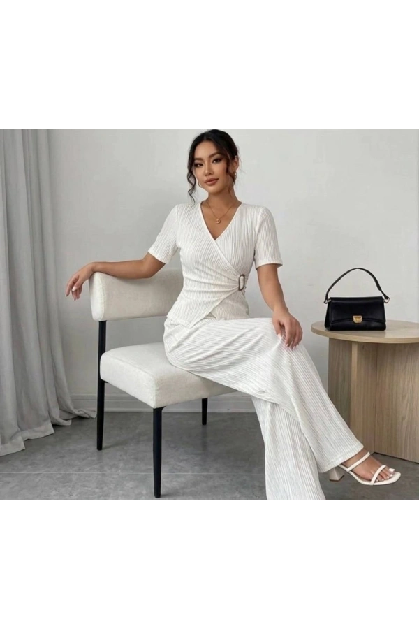 Bidebuvar Kadın Toka Detaylı Kruvaze Takım