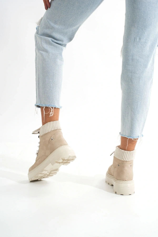 Bidebuvar LMÇ-2045 Bej Süet Bağcıklı Kalın Taban Kadın Günlük Bot