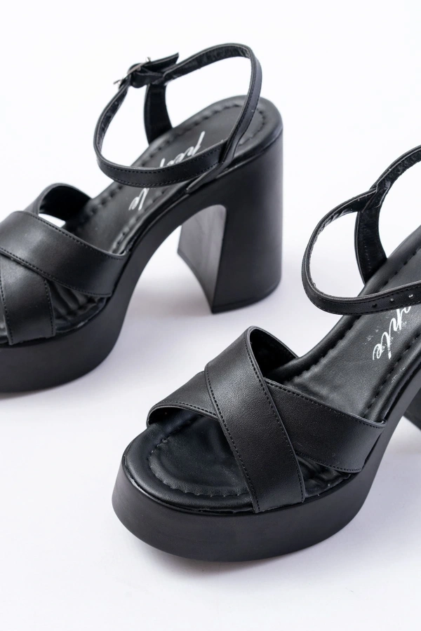 Bidebuvar P-105 Siyah Çapraz Kalın Topuklu Kadın Sandalet