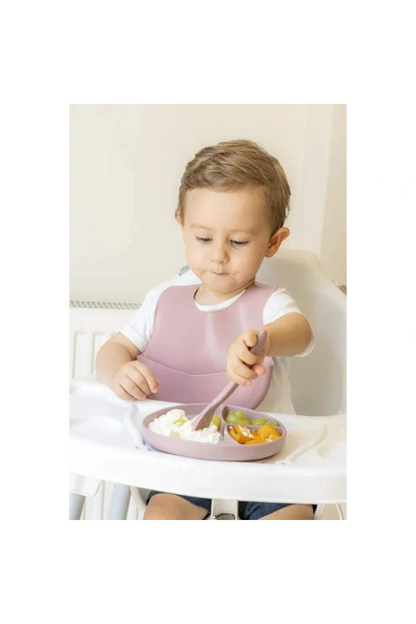 Bidebuvar Pembe 3’lü Silikon Yemek Seti – Önlük + Diş Kaşıyıcılı Kaşık + Vakumlu Tabak