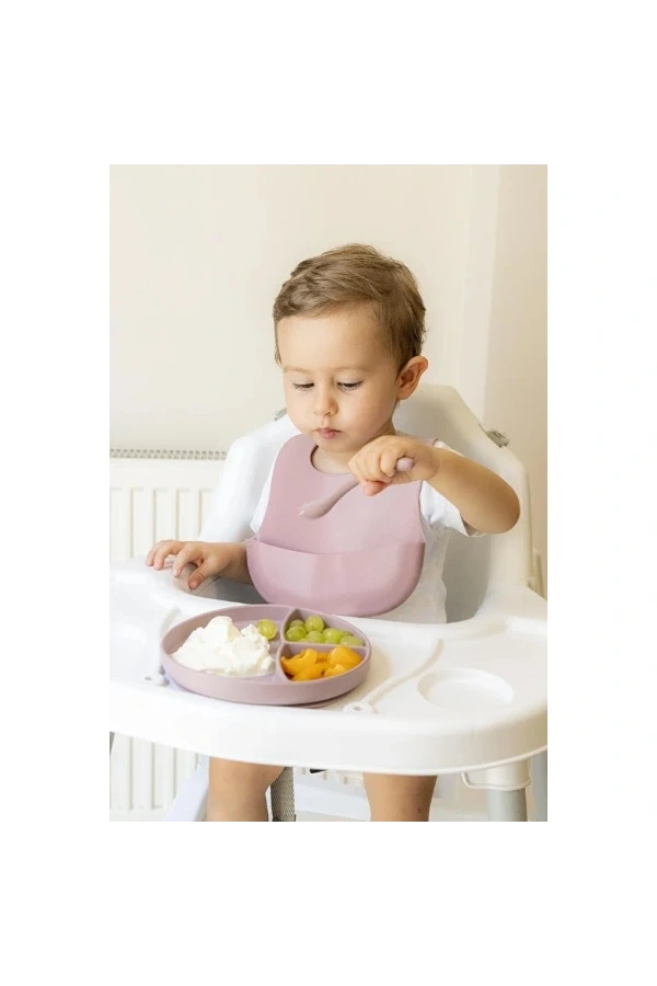 Bidebuvar Pembe 3’lü Silikon Yemek Seti – Önlük + Diş Kaşıyıcılı Kaşık + Vakumlu Tabak