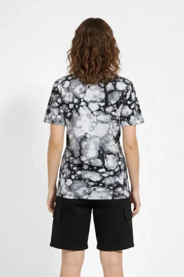 Bidebuvar Siyah Gri Taş Desenli Tişört – Regular Kalıp, Bisiklet Yaka, Dijital Baskılı Modern Tasarım T-Shirt - Siyah