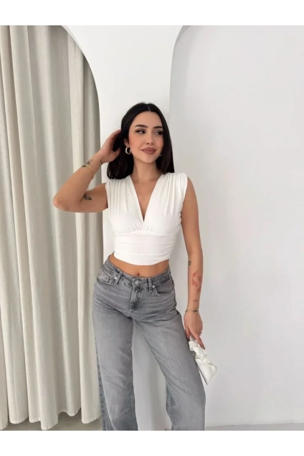 Bidebuvar Vatkalı Kolsuz V Yaka Drapeli Crop Bluz Likralı Fit - Beyaz