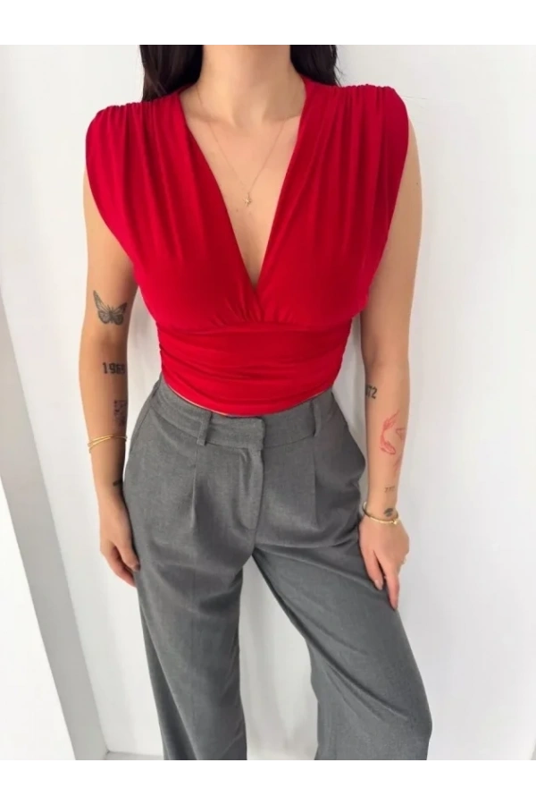 Bidebuvar Vatkalı Kolsuz V Yaka Drapeli Crop Bluz Likralı Fit - Kırmızı