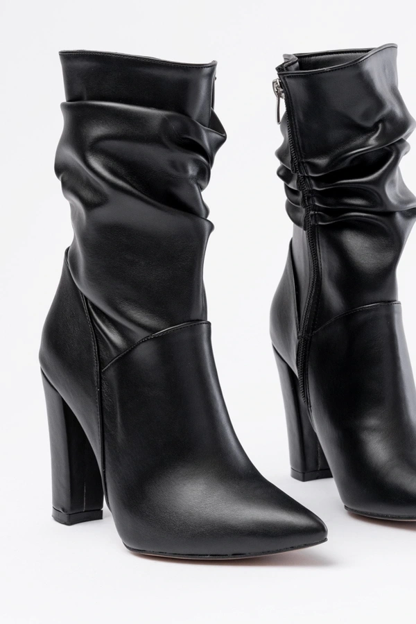 Bidebuvar VRT-4815 Siyah Yüksek Kalın Topuklu Körüklü Fermuarlı Kadın Bot