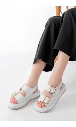 Bidebuvar 1187 Beyaz Dolgu Topuk Lastik Baretli  Kadın Sandalet