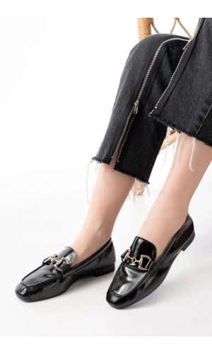 Bidebuvar 303 Siyah Rugan Toka Aksesuarlı Günlük Kadın Babet